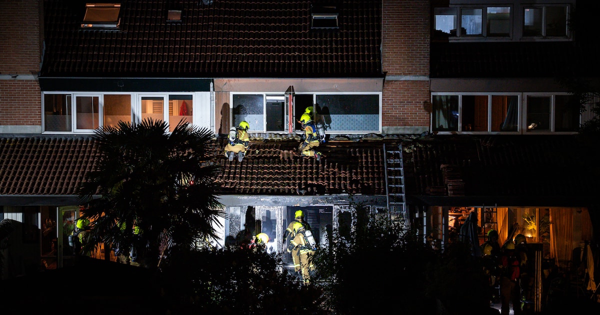 Vier gewonden bij uitslaande brand aan de Kreeft in Hellevoetsluis