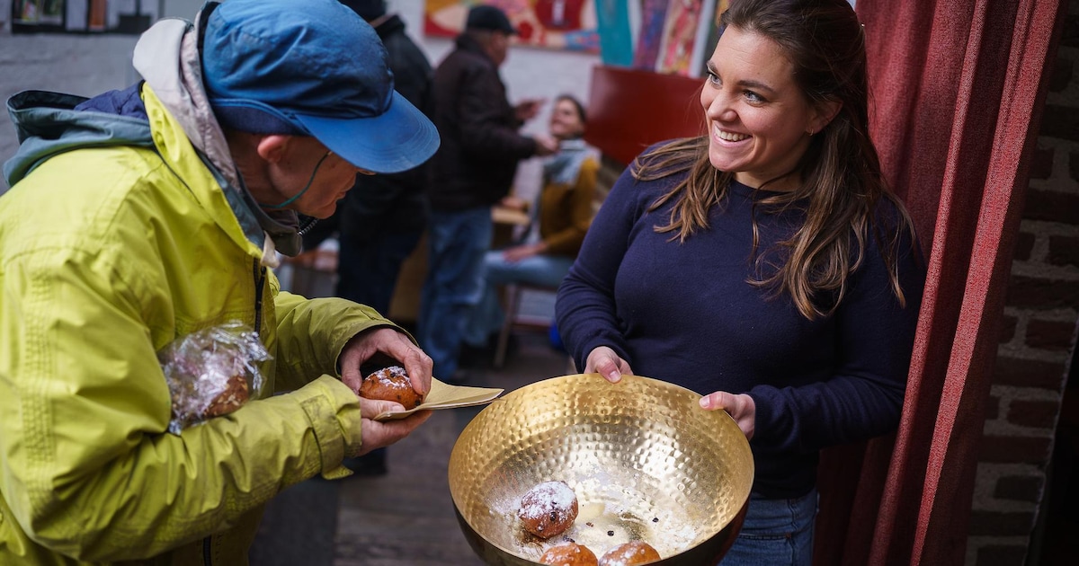 Staatsloterij verrast Kruispunt Nijmegen met oliebollen en nieuw toilet