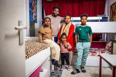 Kinderen slapen al drie jaar tussen giftige schimmel: ‘We worden er wanhopig van’