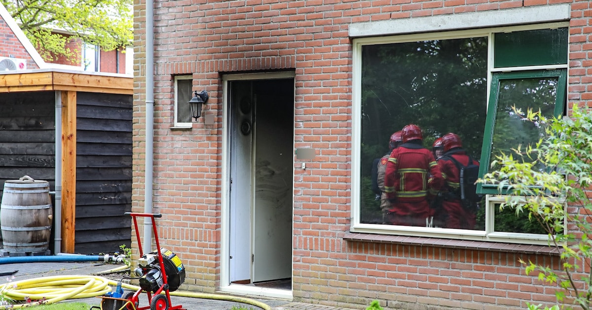 Persoon loopt brandwonden op bij woningbrand aan de G.H. Streurmanstraat in Veendam