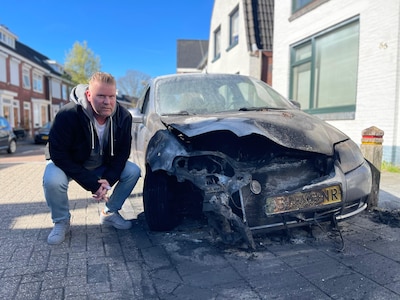 Auto van Mike (52) brandt uit na eigen reparatie: ‘Een stukje ego verloren, maar dat groeit wel weer