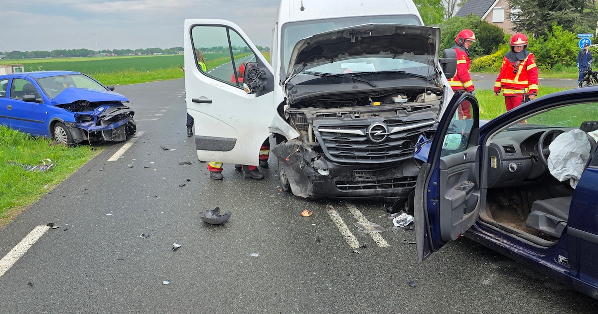 Drie auto's op elkaar gebotst bij ongeval op Drentse Mondenweg in Valthermond