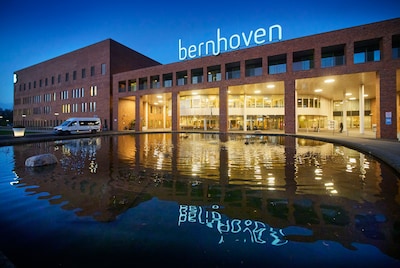 Huisartsen staan voor ziekenhuis: zonder Bernhoven komen ambulances te laat