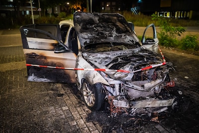 Dubbel raak in Arnhem: twee voertuigbranden kort achter elkaar