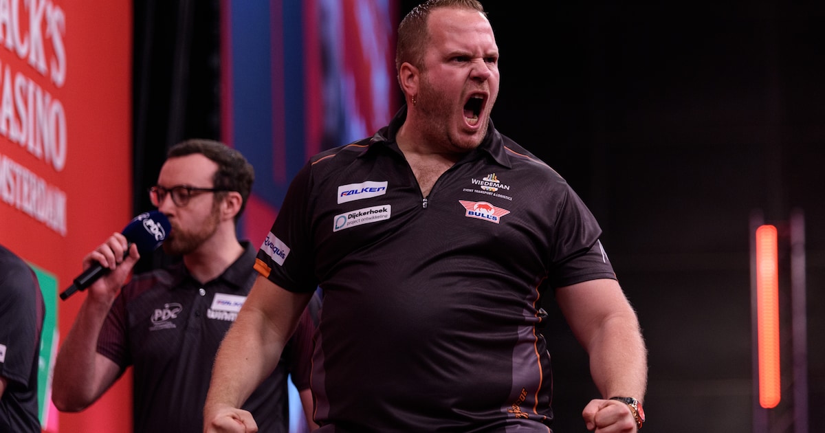 LIVE World Series of Darts Finals | Dirk van Duijvenbode jubelt in Amsterdam: ‘Er is gewoon geen bet