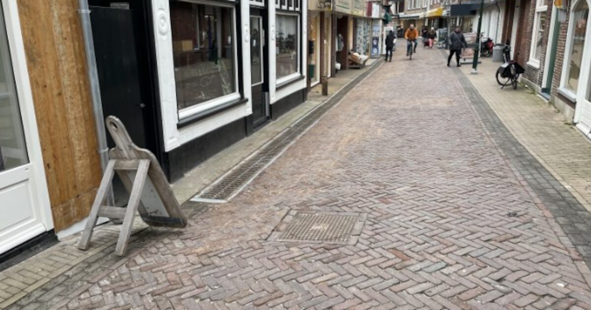 Nieuwe regengoten in Weverstraat in Den Burg moeten wateroverlast verminderden