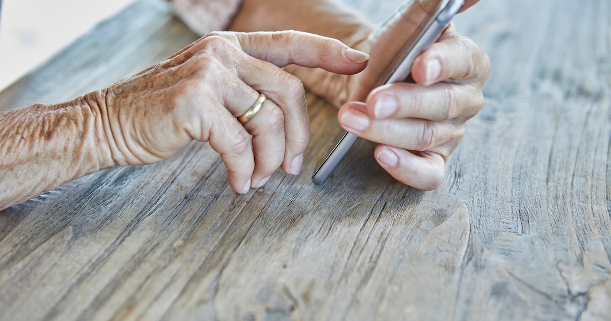 Hulp nodig met je smartphone of laptop? Vrijwilligers staan klaar in digicafé van Arendonk