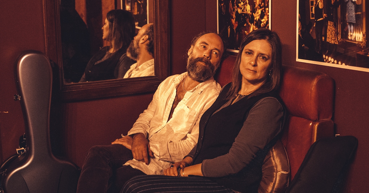 Amerikaans folkduo The Glass Hours treedt op in Almelo