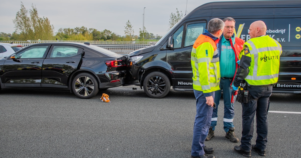 Kop-staartbotsing op A12 bij Woerden