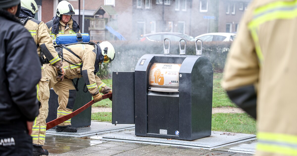 Brand in ondergrondse container aan Veltmanlaan in Weiteveen