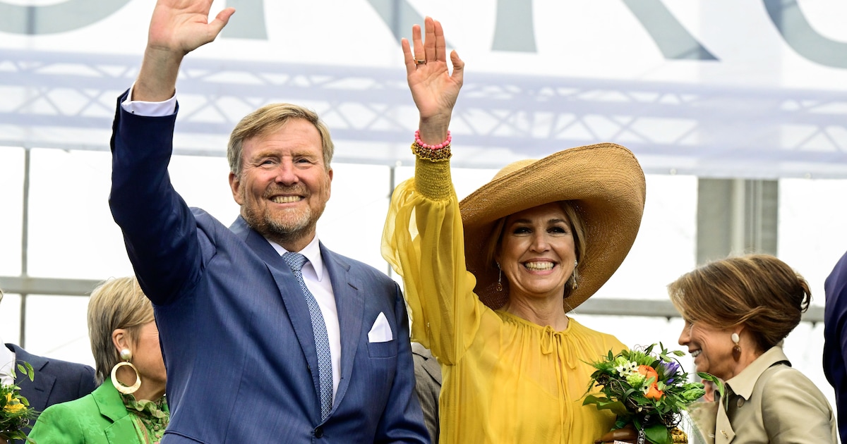 LIVE Koningsdag 2026 | Koning bedankt Dokkum voor ‘onvergetelijke Keningsdei’ en krijgt bolderkarren
