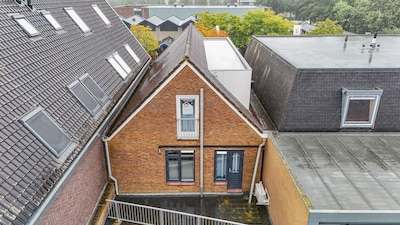 Een woning voor minder dan twee ton? In Zegveld staat er een te koop: 27 vierkante meter met Frans b