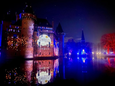Kilometers aan kabels en honderden projectoren: dit is De Lumineuze Nachten bij Kasteel de Haar