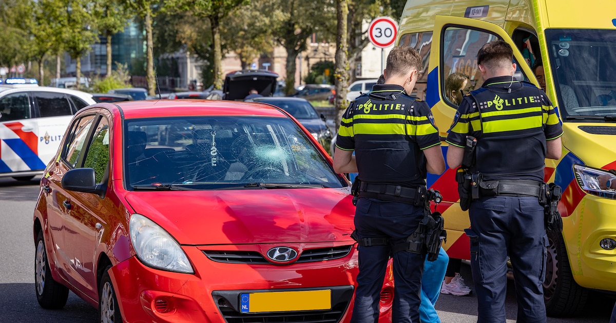 Jonge fietser gewond na botsing met auto in Haarlem