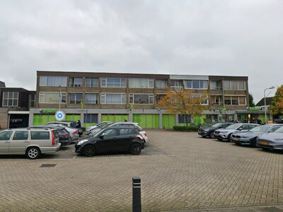 Rotterdamse beveiliger (25) breekt kaak van klant die 16-jarige caissière lastigvalt in supermarkt