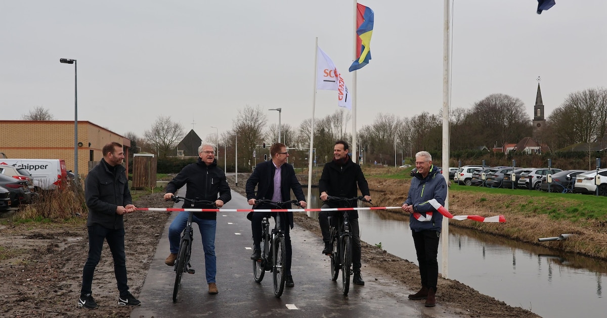 Nieuw fietspad bij De Veken in Opmeer geopend