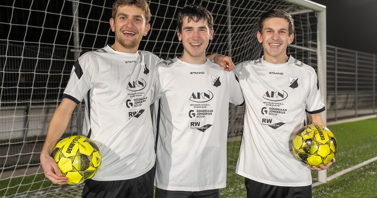 Broers De Hoog voor het eerst in één elftal bij WDS: ‘We zijn niet bezig met wie de beste is’