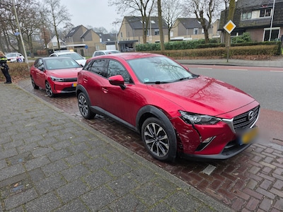 Gewonde naar ziekenhuis afgevoerd bij botsing op kruising in Renkum