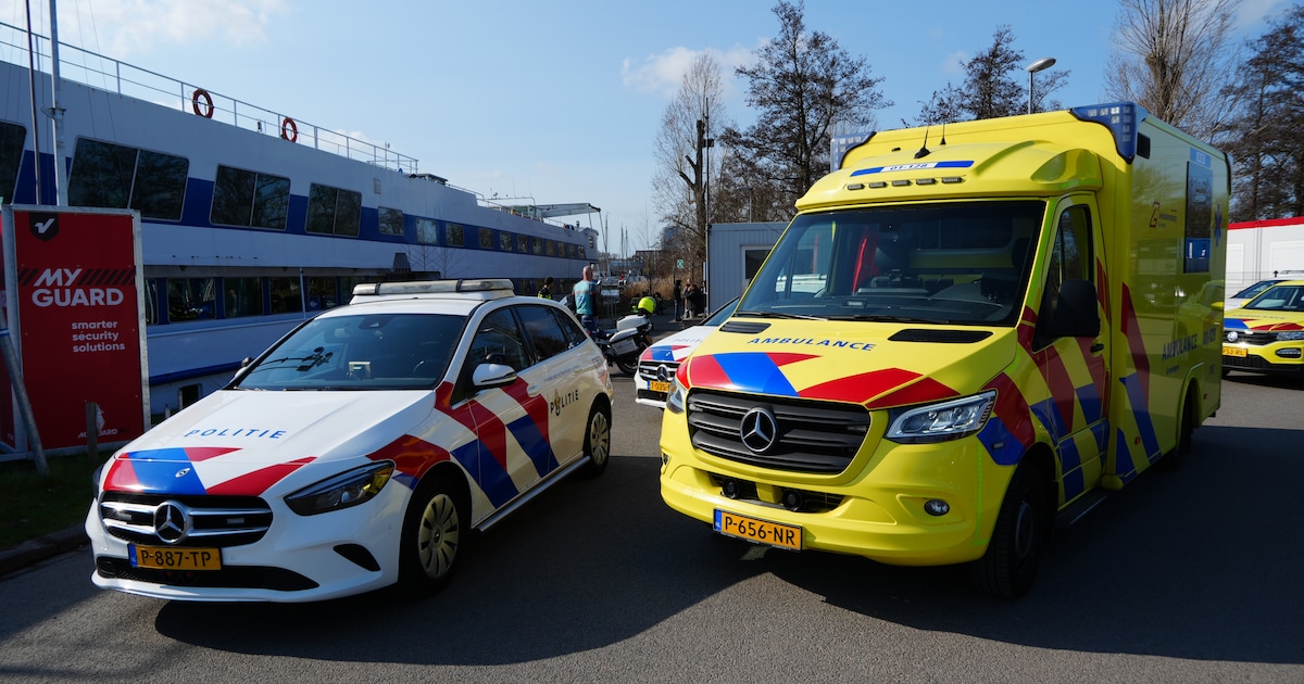 Politie onderzoekt steekpartij op opvangboot in Groningen