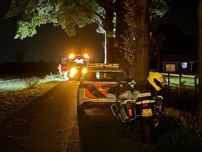 Dode bij ongeval in Heelweg, auto belandt in de sloot