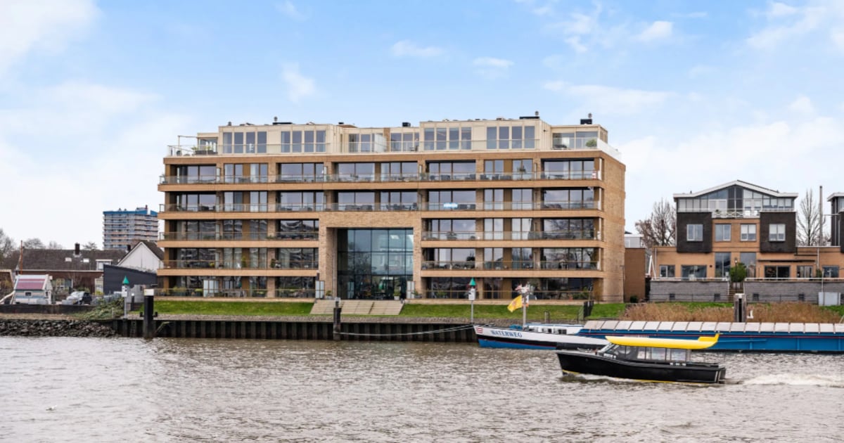 Luxe penthouse in Krimpen te koop met uitzicht dat nooit verveelt: ‘Veel belangstelling vanuit schee