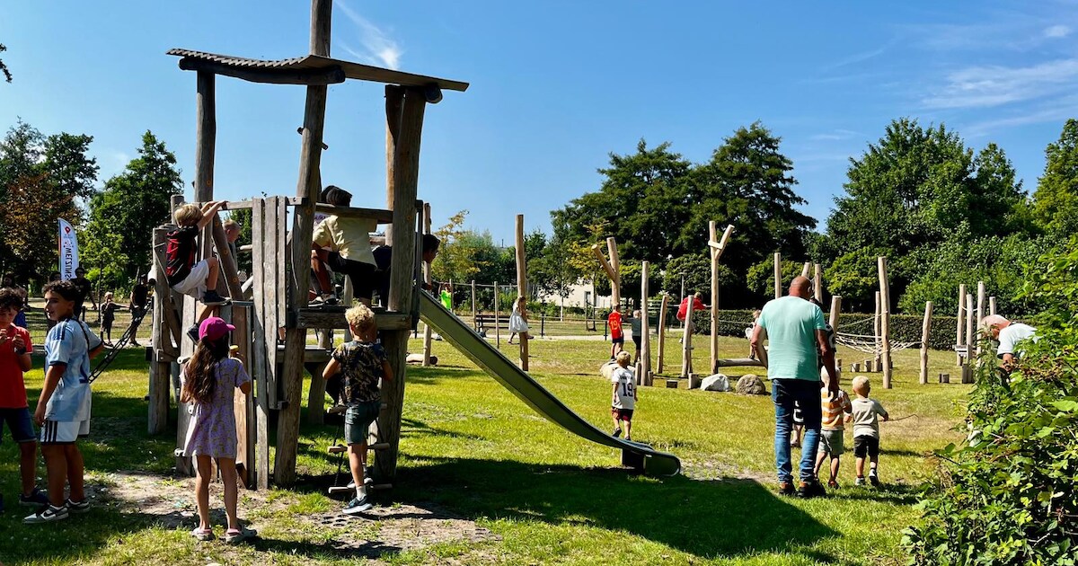 Vernieuwde speeltuin Veldhuyzen van Zantenpark in Lisse is open