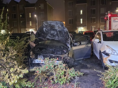 Auto uitgebrand op parkeerplaats in Ede