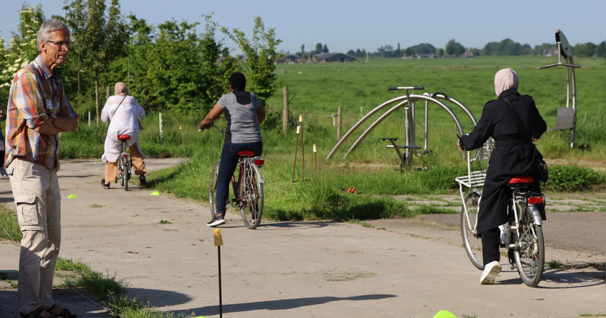 Nieuwe groep fietslessen voor volwassenen start in september bij Buurderij van Dam in Wilnis