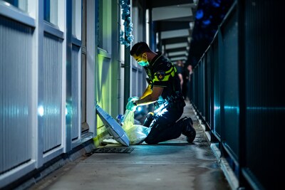 Explosie bij flat aan de Huniadijk in Rotterdam waar eerder al brand was