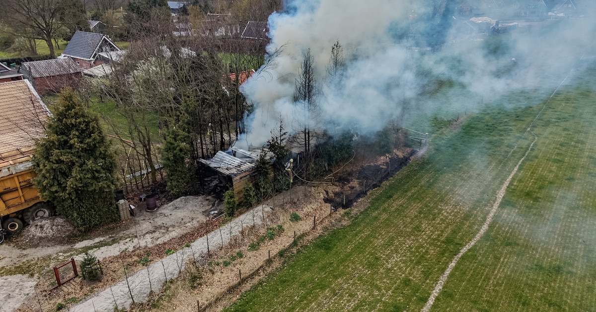 Schuur verloren door brand in Jistrum