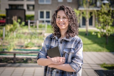 Hoe vertel je een dreumes dat haar geliefde oom zelf voor de dood koos? ‘Je hoeft kinderen niet weg 