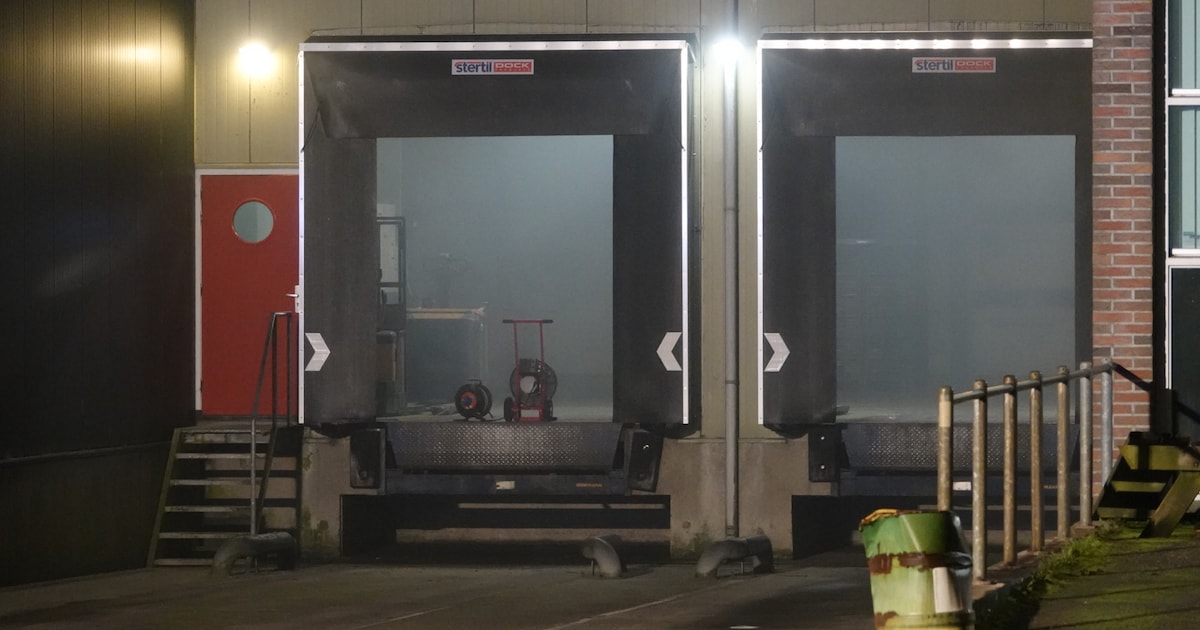 Grote brand in loods bij kwekerij in 't Veld door medewerkers geblust