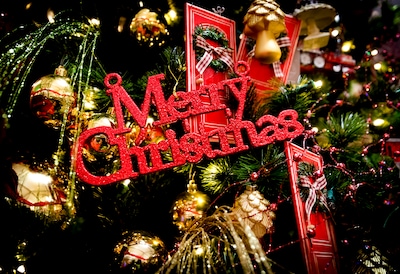 Koren en samenzang bij kerst-inn in Loosbroek