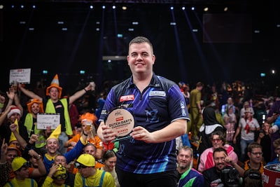 Niels Zonneveld pakt in Maastricht eerste PDC-titel én 41.000 euro: ‘Dit is onbeschrijfelijk’