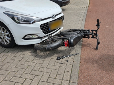 Fatbikers aangereden door auto in Ede