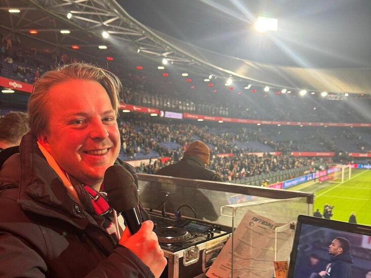 Toen Sjoerd net in de Kuip zat, vroeg een medewerker of hij stadionspeaker kon zijn: ‘Hoorde ik dat goed?’
