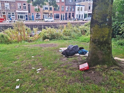 Veiligelanders zorgen opnieuw voor spanning in Utrecht: bewoners balen van mannen die in bosjes plas