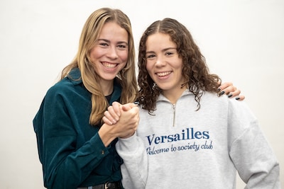 Sofie van Rooijen haalt op Mallorca zus Anne terug en boekt dag later eerste podiumplek in het nieuw