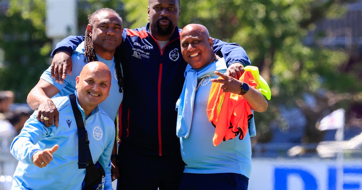 Succestrainer Mario Koswal maakte van TAC’90 een ‘voetbalbuurthuis’: ‘Ik ga het niet drooghouden’
