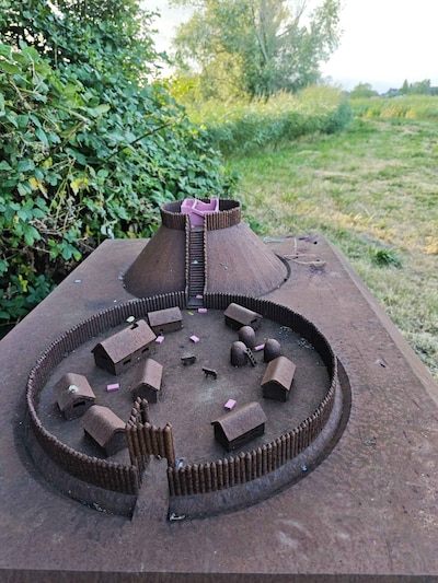 Miniatuur-motteburcht Kerkdriel opnieuw vernield: ‘Kapotgemaakt wat net hersteld was’