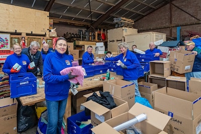 Oekraïense Olga brengt al 26 jaar hulpgoederen naar haar geboorteland: ‘80 procent is kapotgeschoten