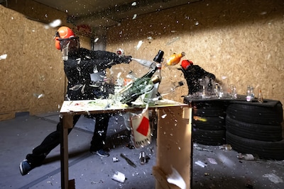 Bij The Rage Room kun je je stress aan diggelen slaan: ‘90 procent van onze klanten is vrouw’