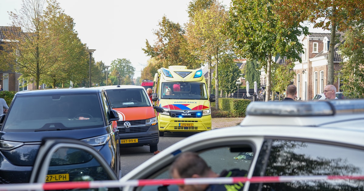 Man ernstig gewond bij botsing met busje op Legedyk bij Wirdum