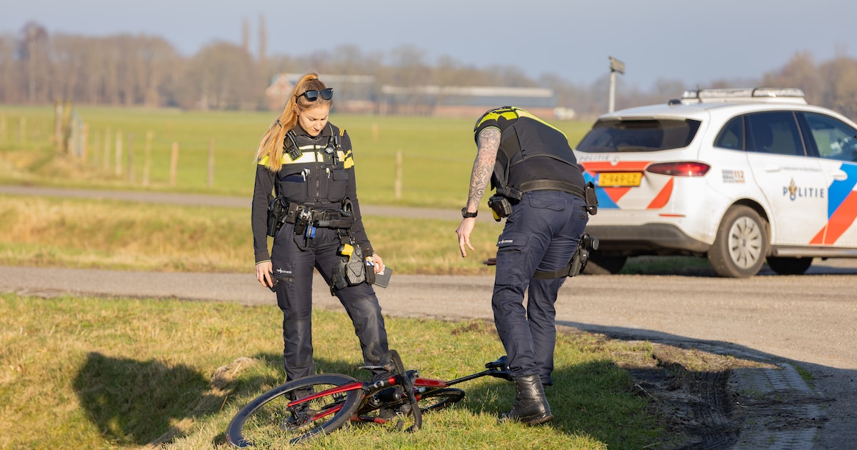 Wielrenner gewond na botsing op de Bekhofweg in Boijl