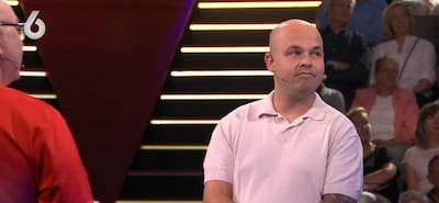 Linda de Mol 'weet niet wat ze ziet' in Miljoenenjacht als kandidaat Henk twee keer uit publiek wordt geplukt