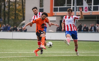 KNVB grijpt in en zet vijfdeklasser SV Houtwijk ‘op stil’ na ongeregeldheden tegen Quick Steps