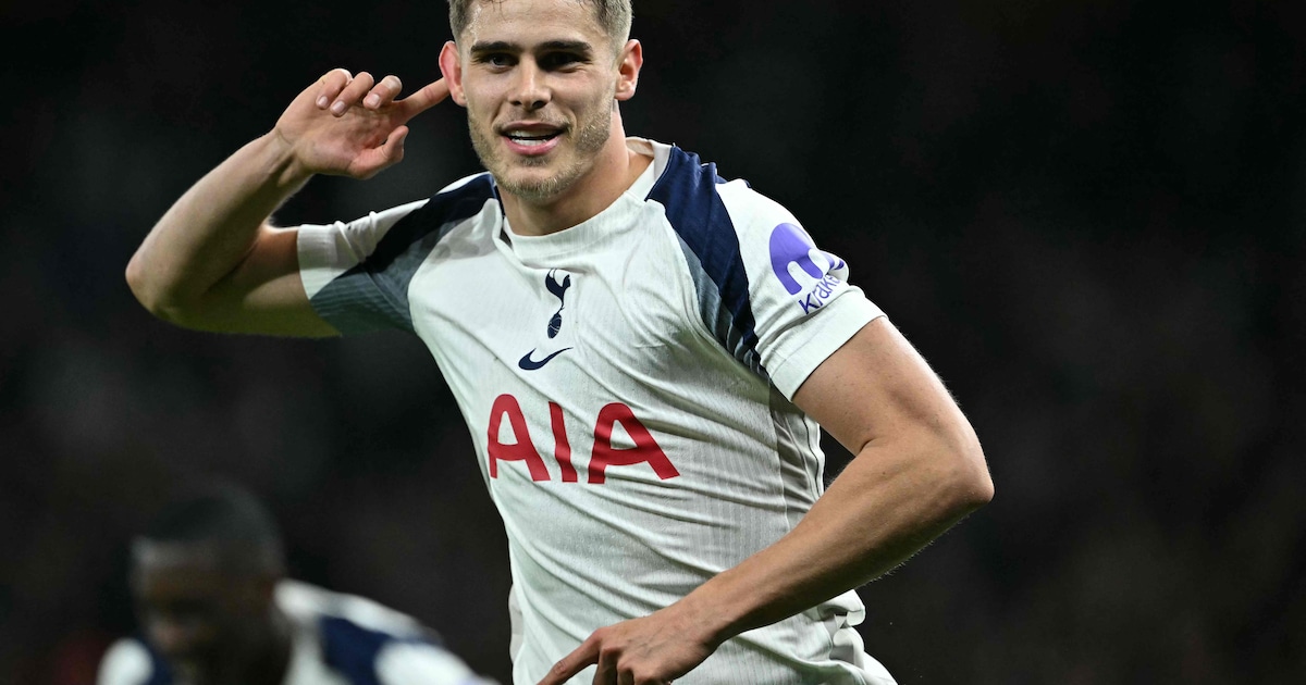 WSV’30 onthult Micky van de Ven Tribune tijdens nieuwjaarsreceptie