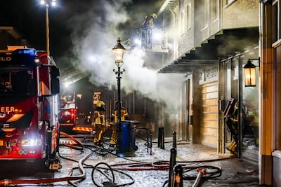 Pizzeria in Delden gaat in vlammen op, meerdere bewoners geëvacueerd