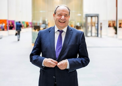 Minister Vijlbrief: WW-bezuiniging herzien voor ouderen die niet aan de bak komen