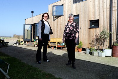 Jaren aan gewerkt, maar nu is de woondroom van Karin en Mariska uiteenge­spat: ‘Onbegrij­pe­lijk’